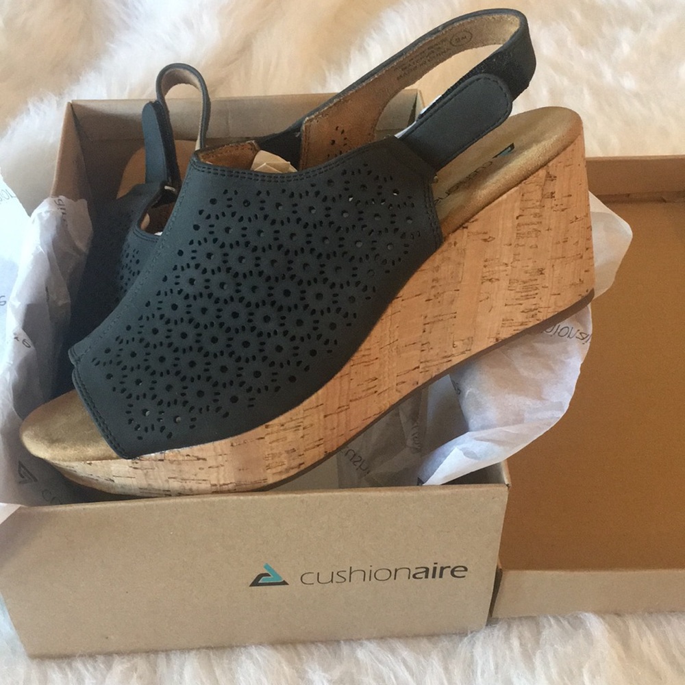 CushionAire womens Black wedges sandals